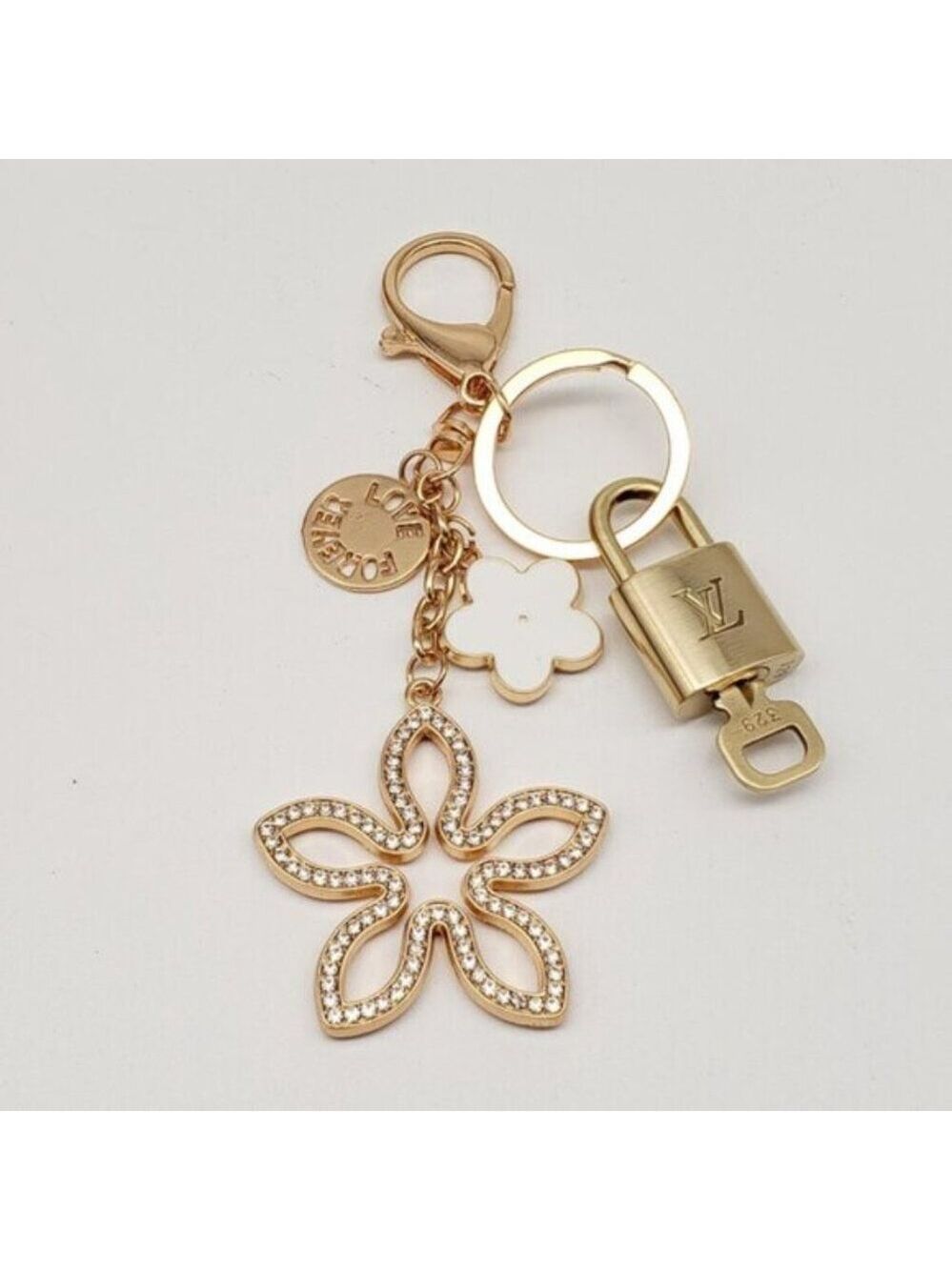 Louis Vuitton Authentic Gold Padlock 🔑 Key + Stylish Unbranded Clover Bag Charm - Picture 2 of 13